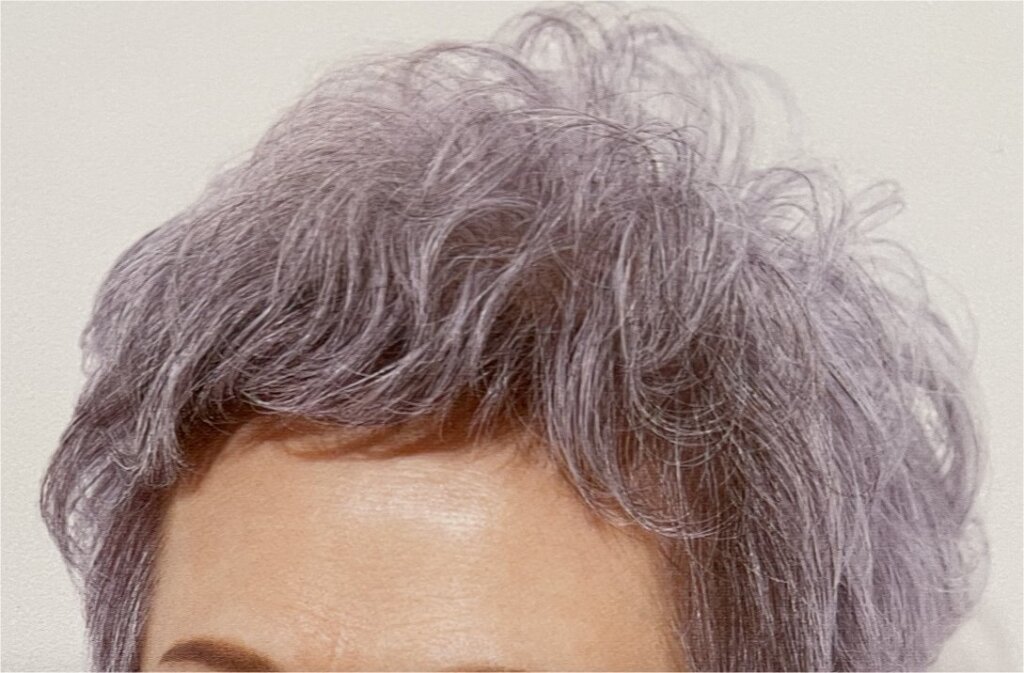 ペール調のヘアマニキュアでうっすらと白髪染めした例